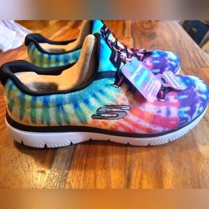 SKECHERS MEMORY FOAM WOMEN'S ATHLETIC SHOES SIZE 9 BLACK/MULTI #149132 NIB